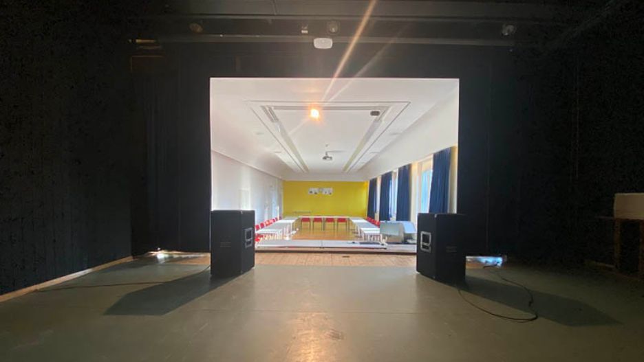 Palco sala polivalente Clinica di Riabilitazione